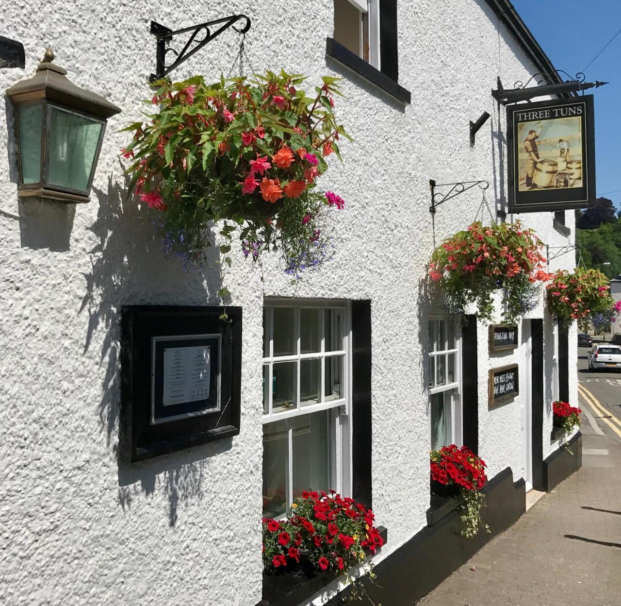 The Three Tuns Hotel Chepstow Exterior foto