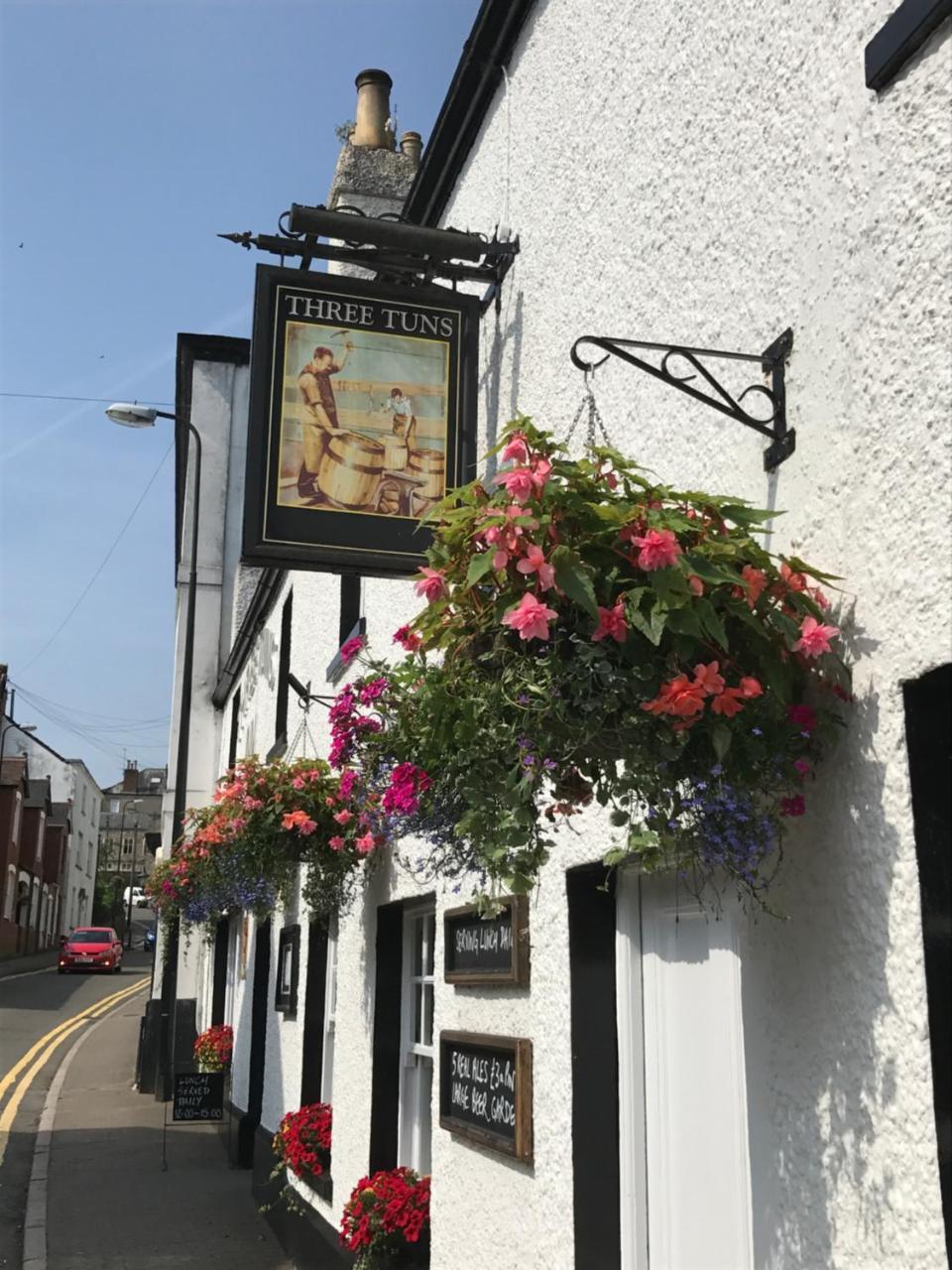 The Three Tuns Hotel Chepstow Exterior foto